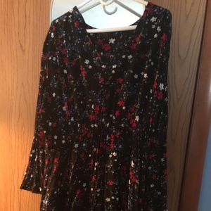Black red white GAP dress